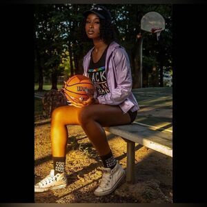 Chic & Functional: Women’s Forever 21 Lightweight Hooded Zip Jacket